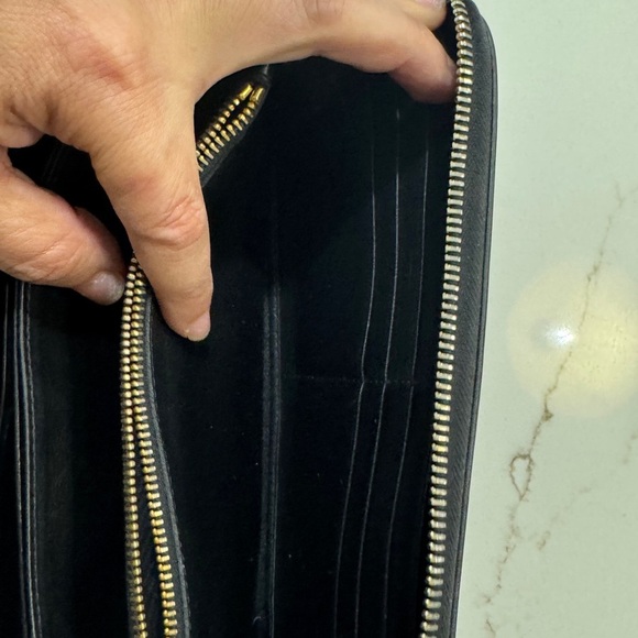 ✨ Prada Quilted Nylon Zip-Around Wallet - Black ✨ - Picture 5 of 11